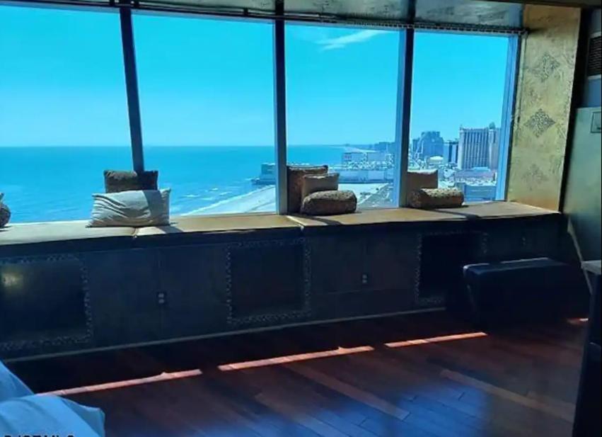 Front With Ocean View Apartment *